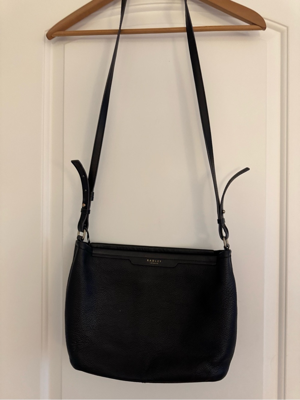 RADLEY LONDON Black Pebbled Leather Shoulder Bag